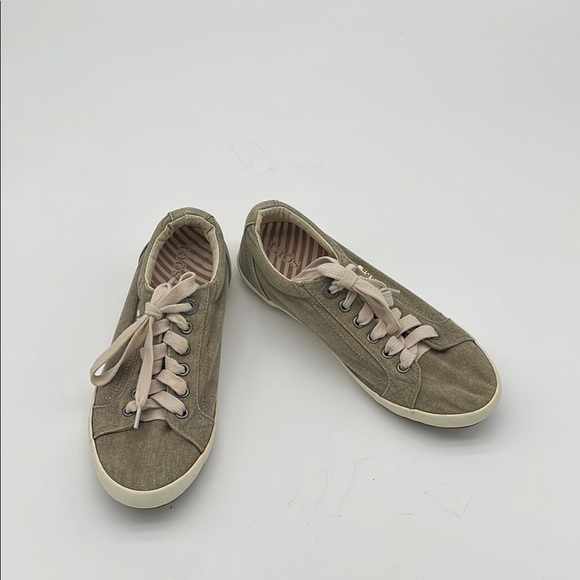 Taos Star Grey Green Canvas Lace Up Sneakers Women Size 7.5 BLEMISH - Picture 1 of 6